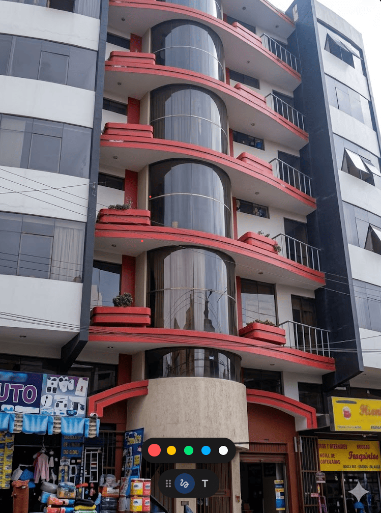 Construcción e instalación de ventanas en sistema proyectante, Muro cortina Curvo
